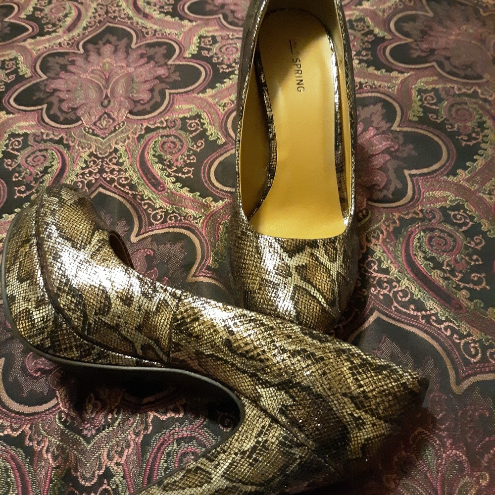 Gold Tone Snake Patterned Bundle